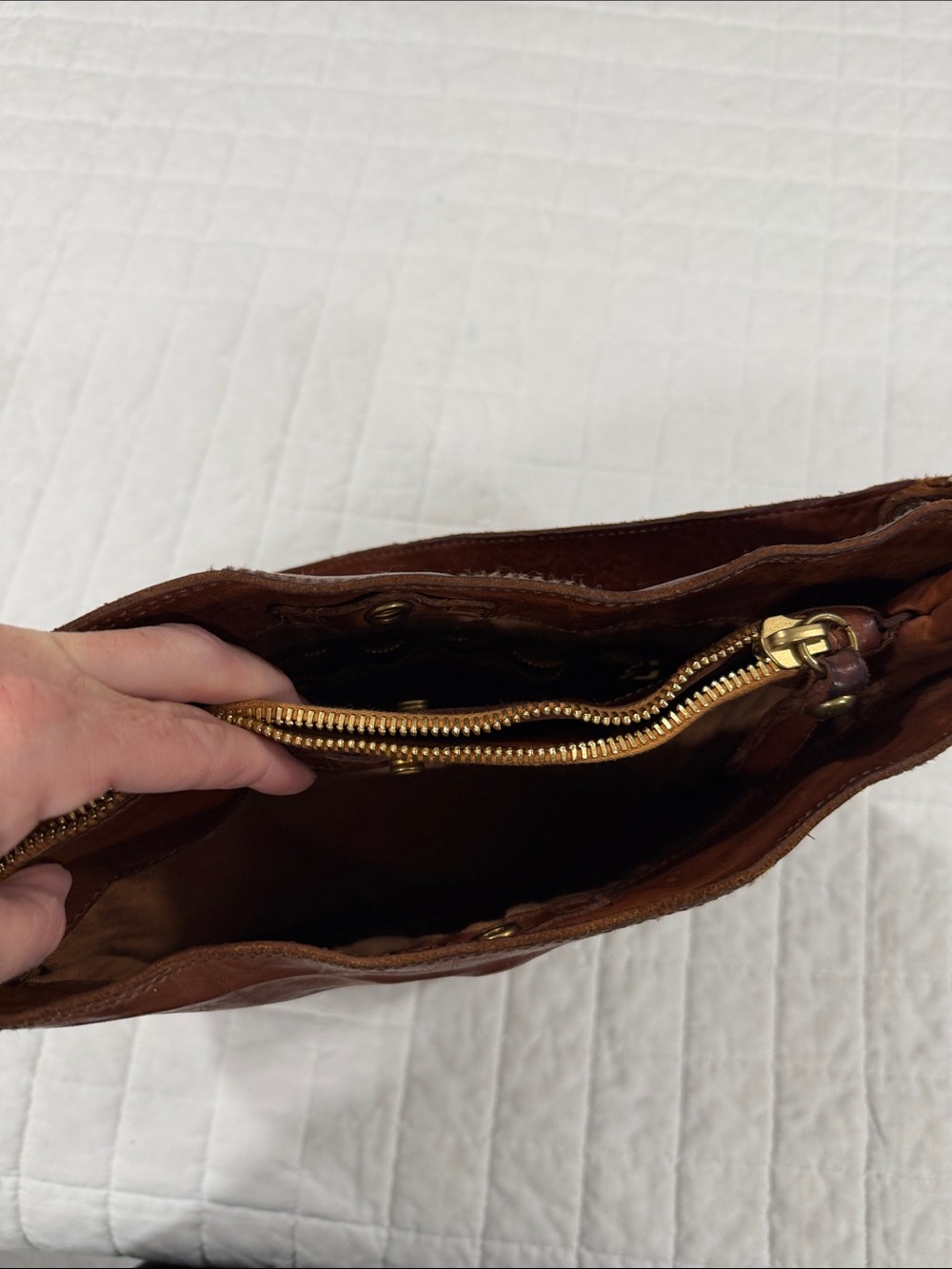 CAMPOMAGGI COGNAC Studded Leather Shoulder Bag - Women - Picture 4 of 9